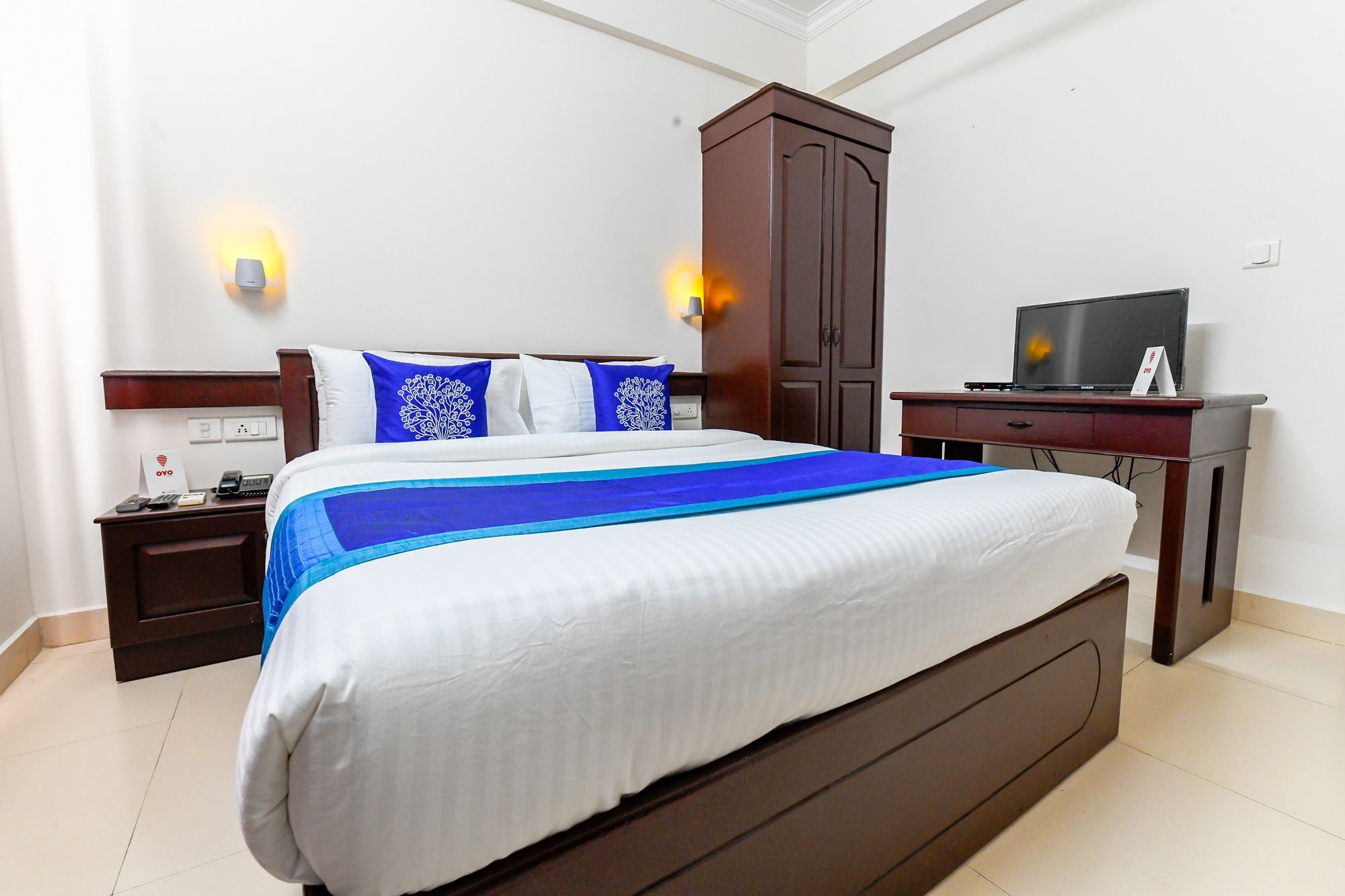 Oyo 11309 Hotel Green Land Residency Kochi Exterior photo