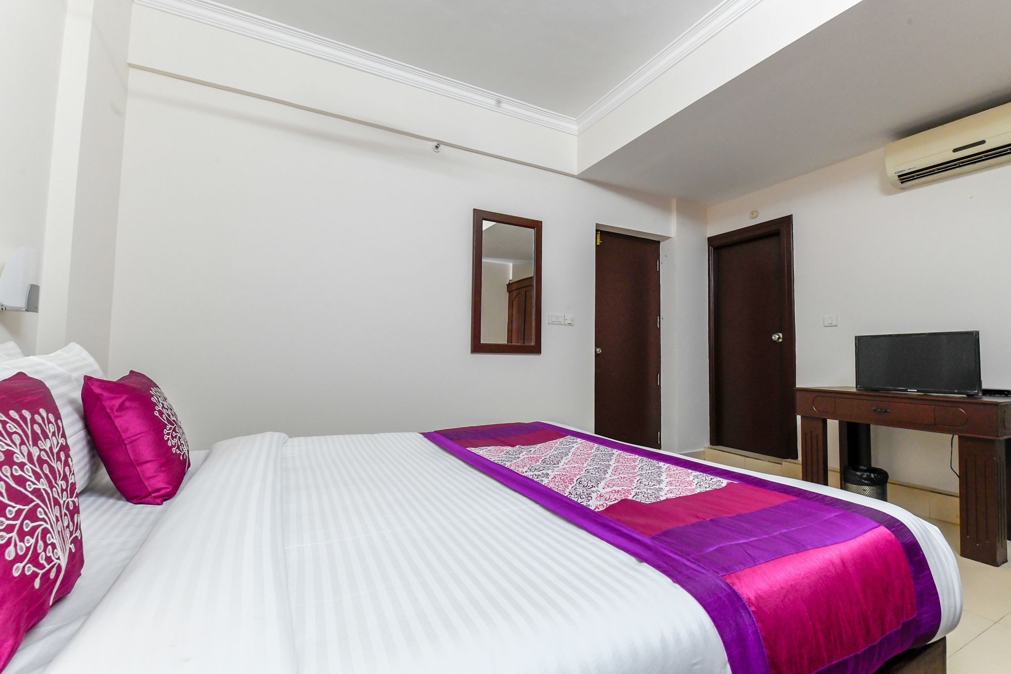 Oyo 11309 Hotel Green Land Residency Kochi Exterior photo
